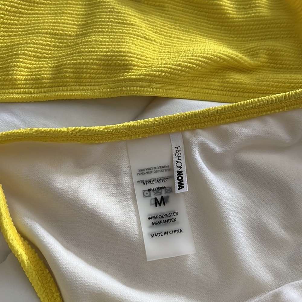 New w/o tags Yellow bikini size Medium - Picture 4 of 4